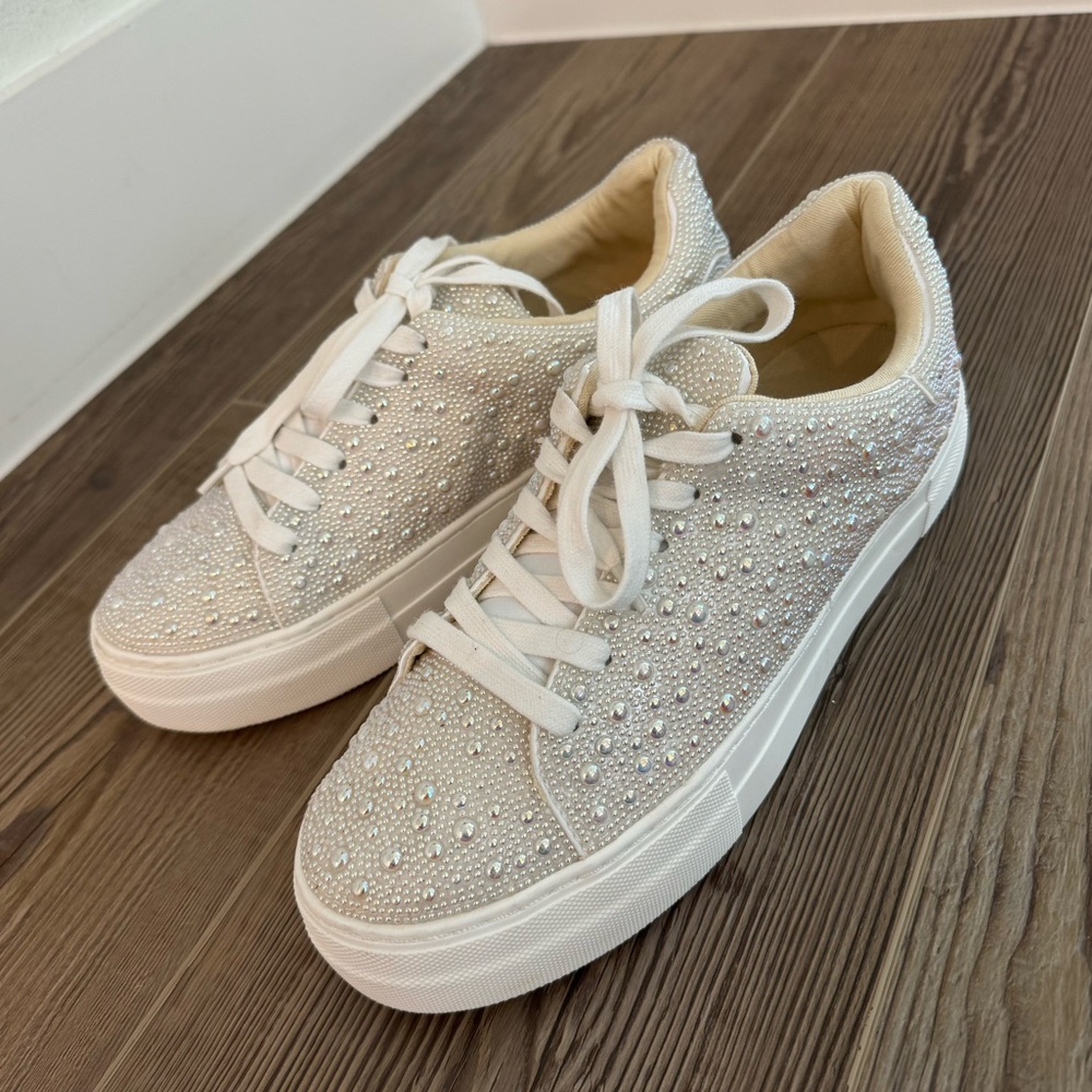 Betsey Johnson Sidny Sneakers